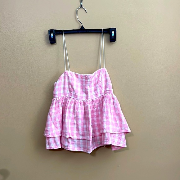 Urban Outfitters Tops - Urban outfitters gingham, pink and white crop ruffled top summer must have🥰